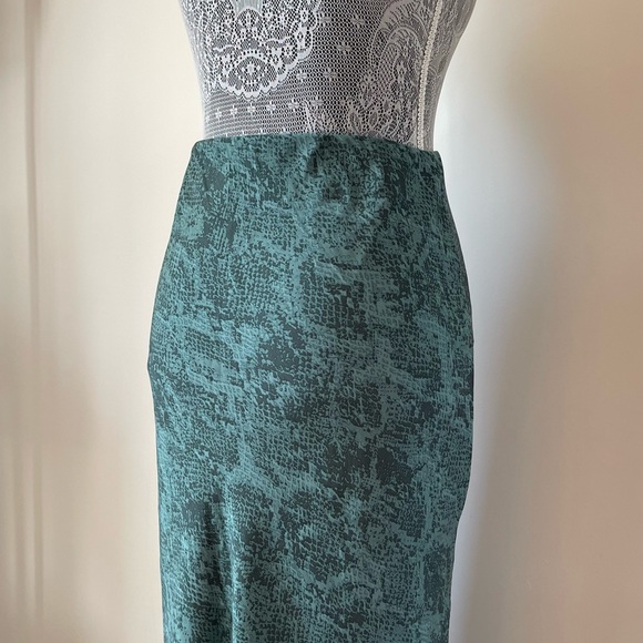 'a new day' Women's Green Snakeskin Print Maxi Skirt - Picture 7 of 11